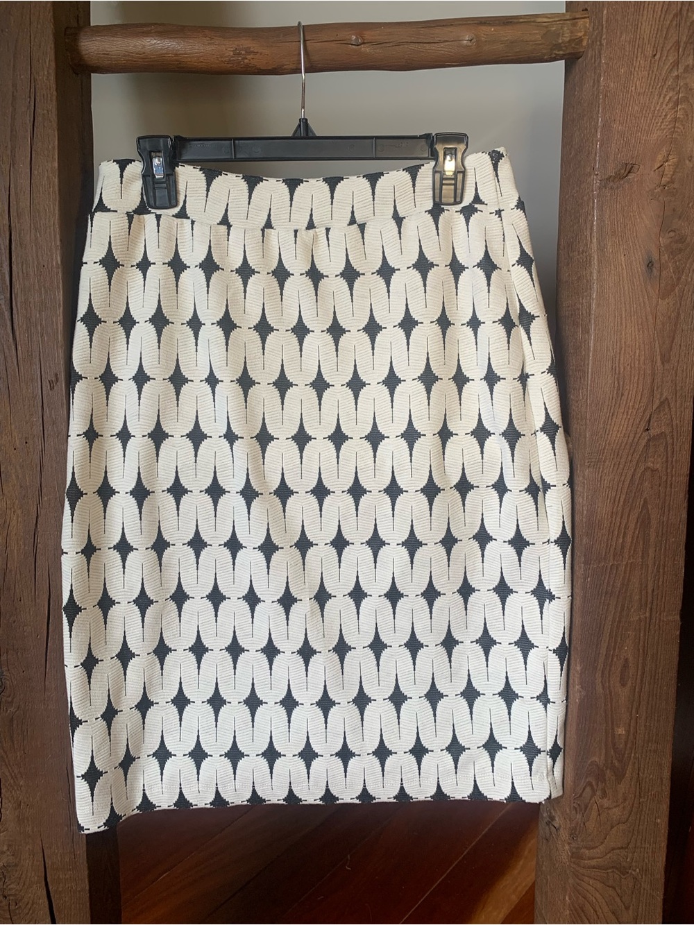 Renee C. Women’s Black and Cream Geometric Pencil Skirt